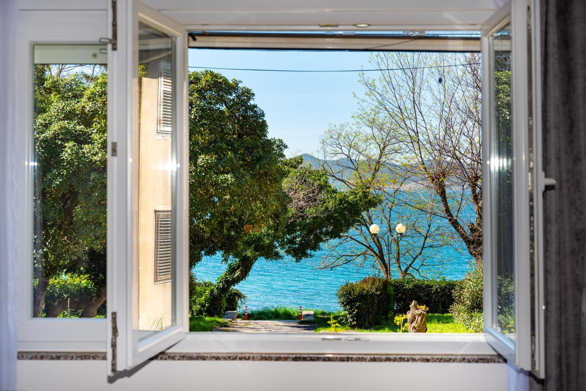 Kolovare Garden Oasis - First Row By Sea Apartment Zadar Ngoại thất bức ảnh